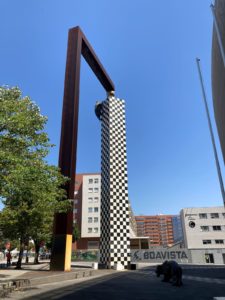 Arch sculpture outside Estádio do Bessa